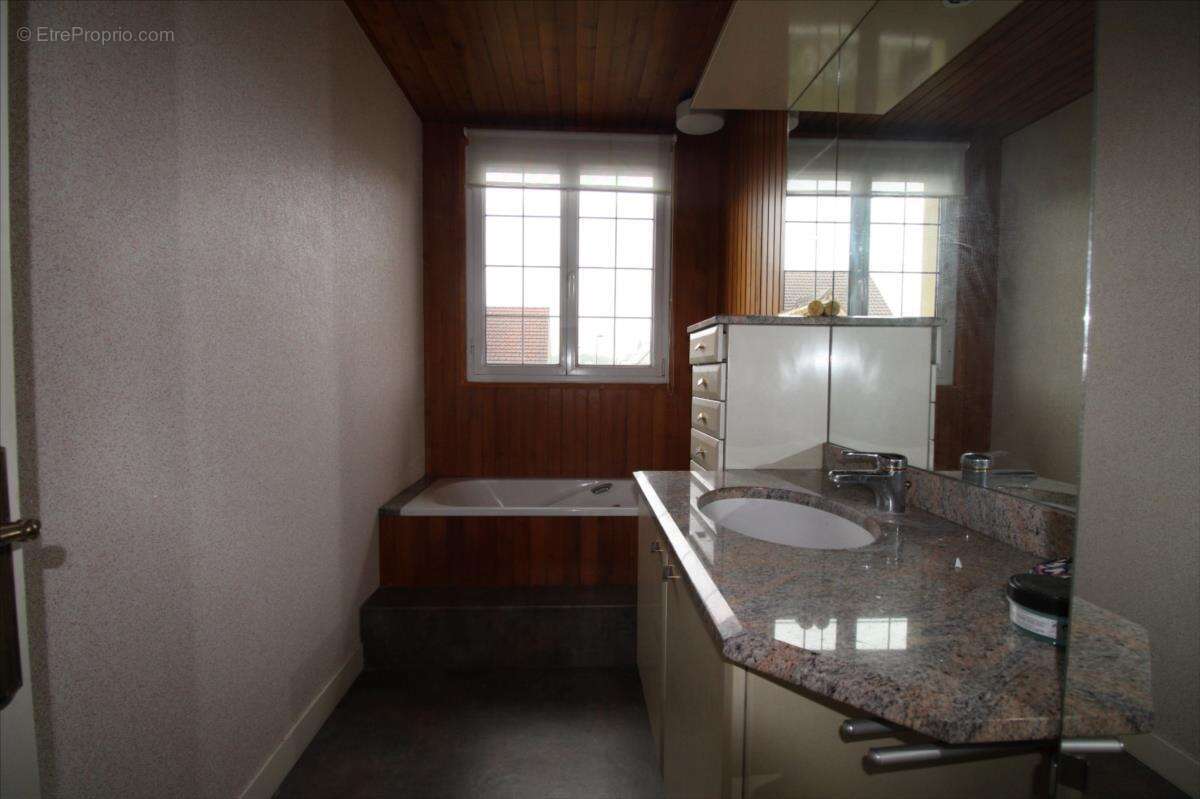 Maison à CRIQUEBEUF-SUR-SEINE