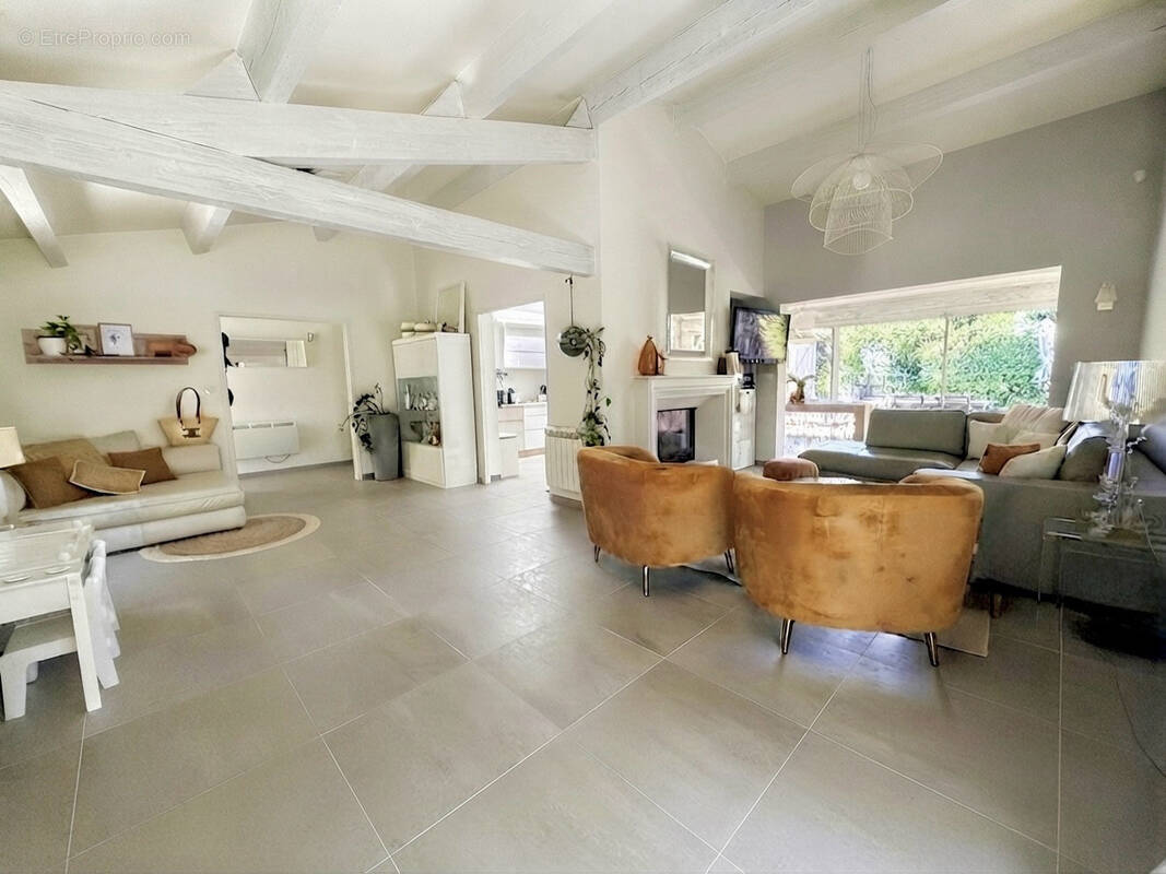 LATTES - Maison familiale avec piscine et jardin - Secteur prisé - photo 2