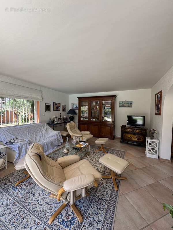 Maison à PEZILLA-LA-RIVIERE