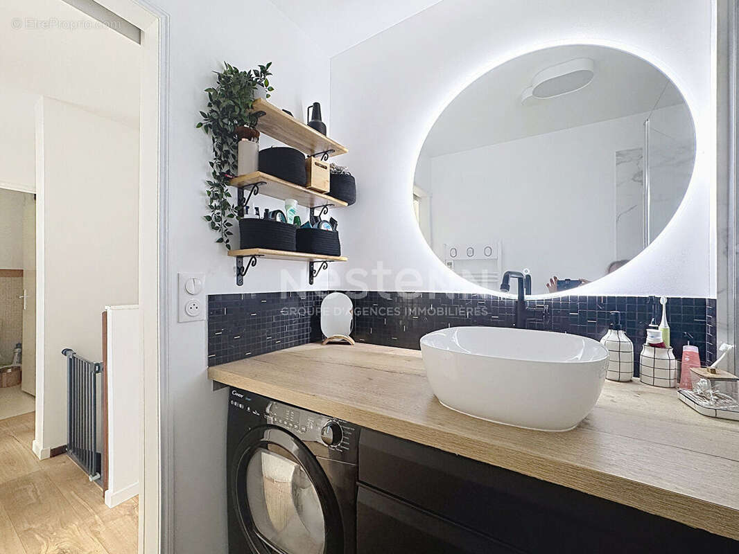 Appartement à LAMORLAYE