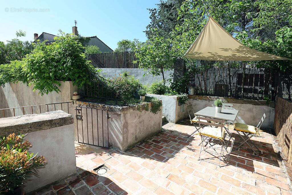 Maison à LA ROQUE-D'ANTHERON