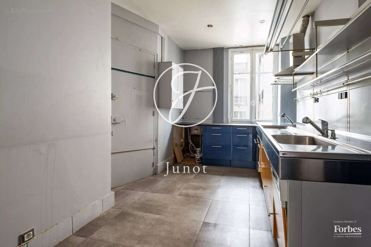 Appartement à PARIS-7E