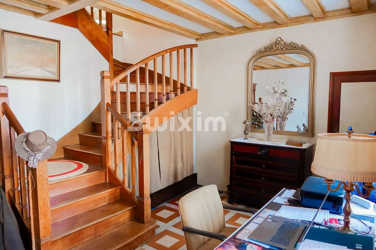 Grande Maison de Charme à Vendre dans Village avec Commerces - photo 5
