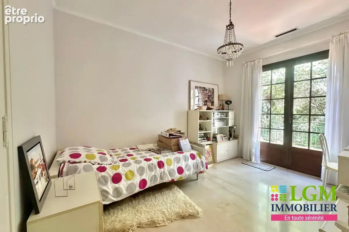 NÎMES - Magnifique maison familiale - photo 11