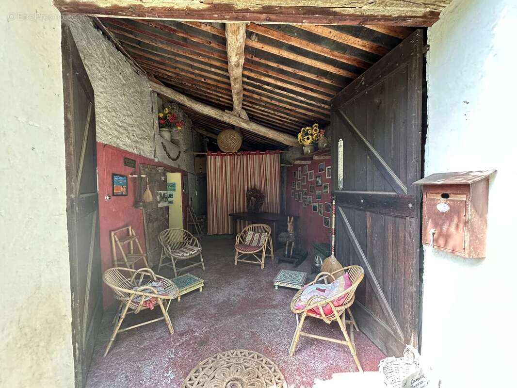 EXCLUSIVITÉ Maison en pierre 335m2 avec 1ha - 04 Alpes-de-Haute-Provence - photo 30