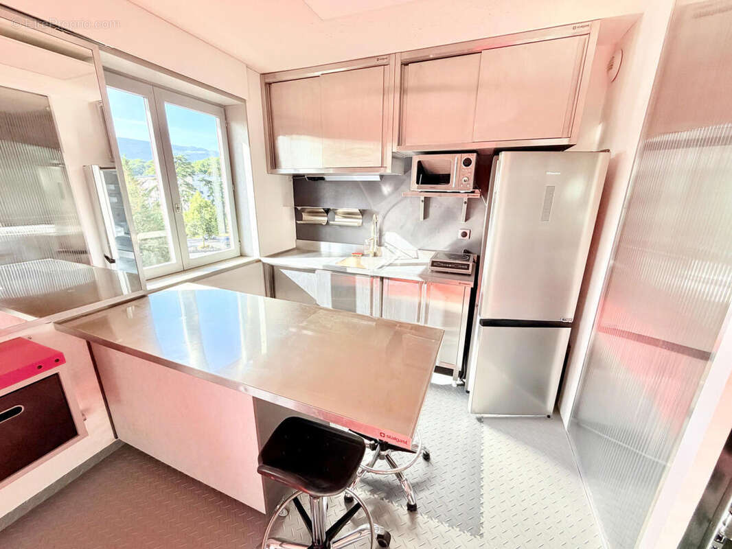St Julien-en-Genevois RARE Appartement T2 bis en dernier étage de plus de 72 m² utiles... - photo 5