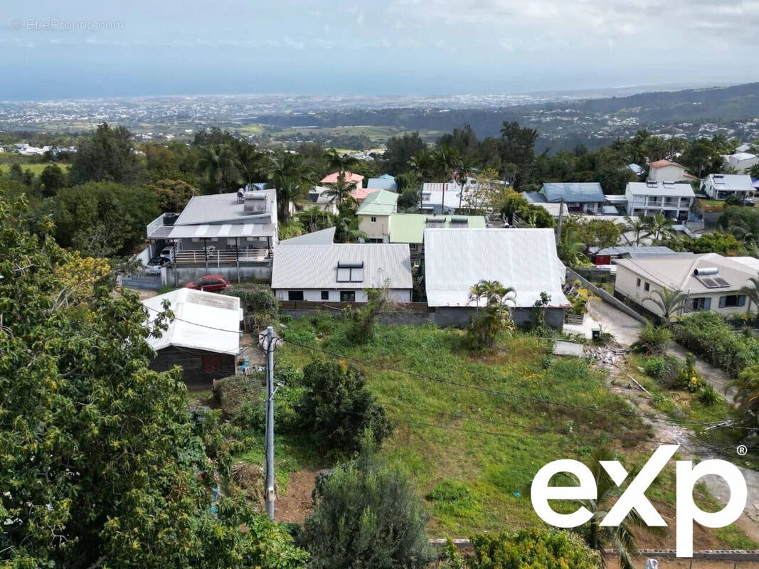 Terrain à LE TAMPON