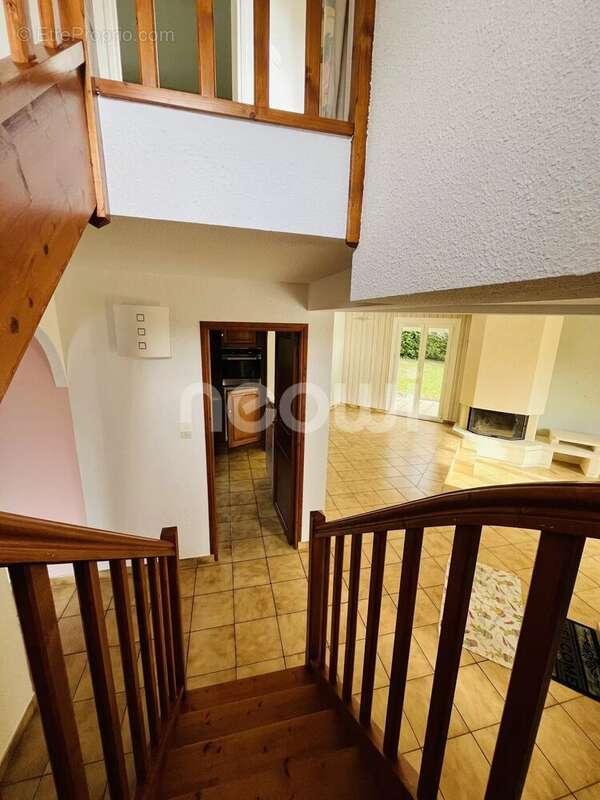 Maison à CHARBONNIERES-LES-VIEILLES