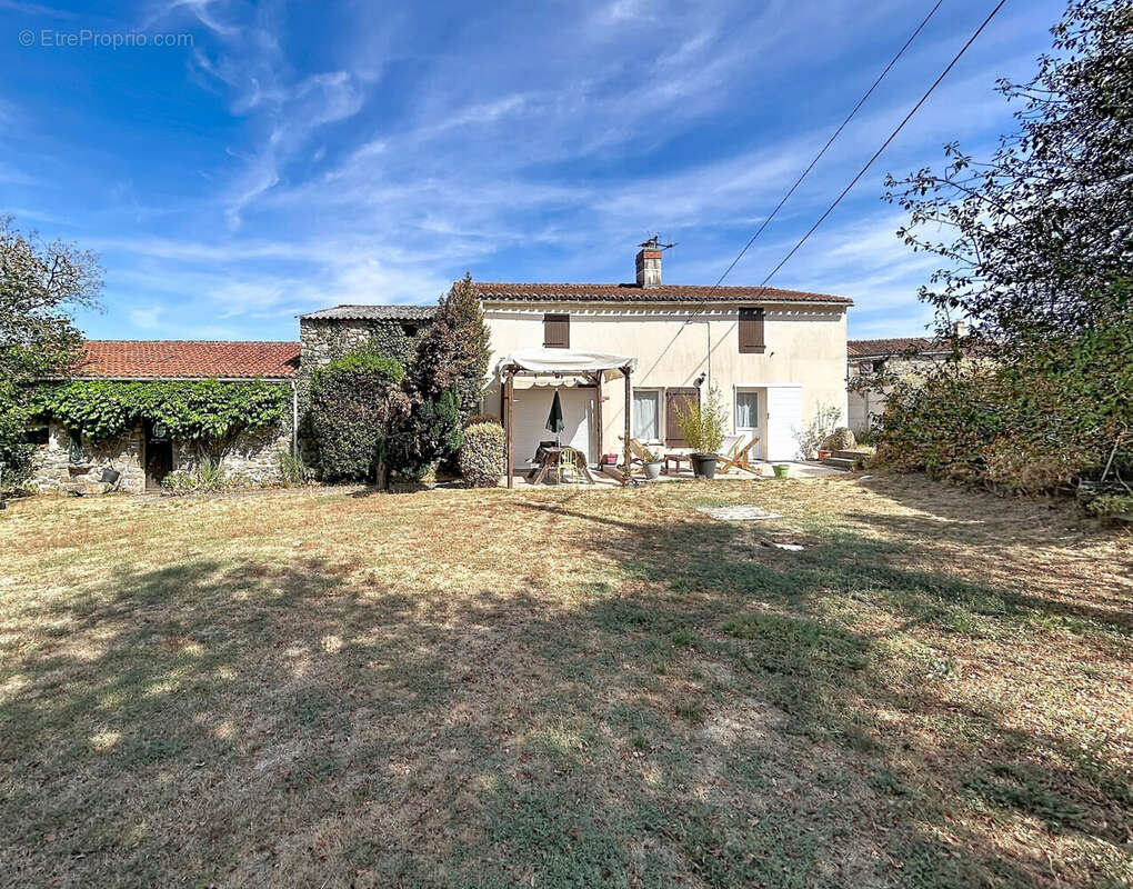 Maison 86 m² à Getigne  - photo 2
