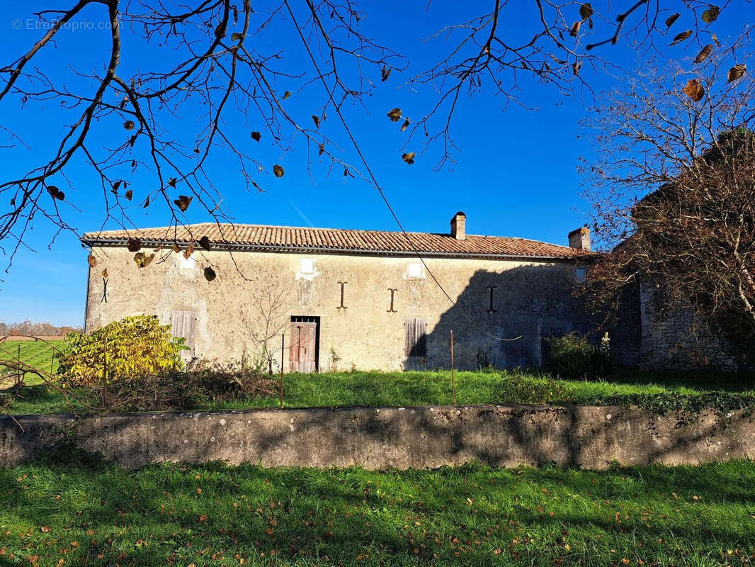 À Vendre : Charmante Propriété à rénover dans l'Entre-Deux-Mers - Réf 97 - photo 3