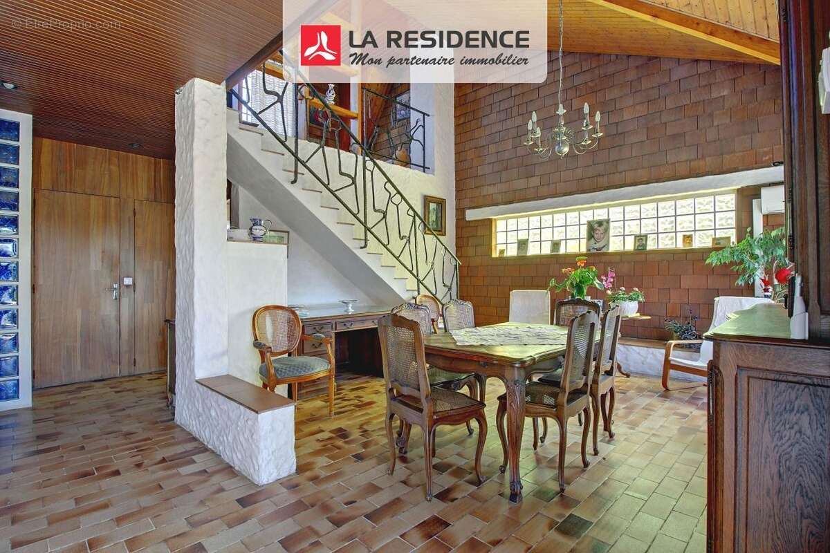 Maison 237 m² à Oissel  - photo 3