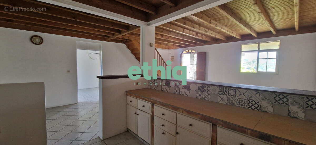 Séjour + cuisine - Maison à MORNE-A-L&#039;EAU