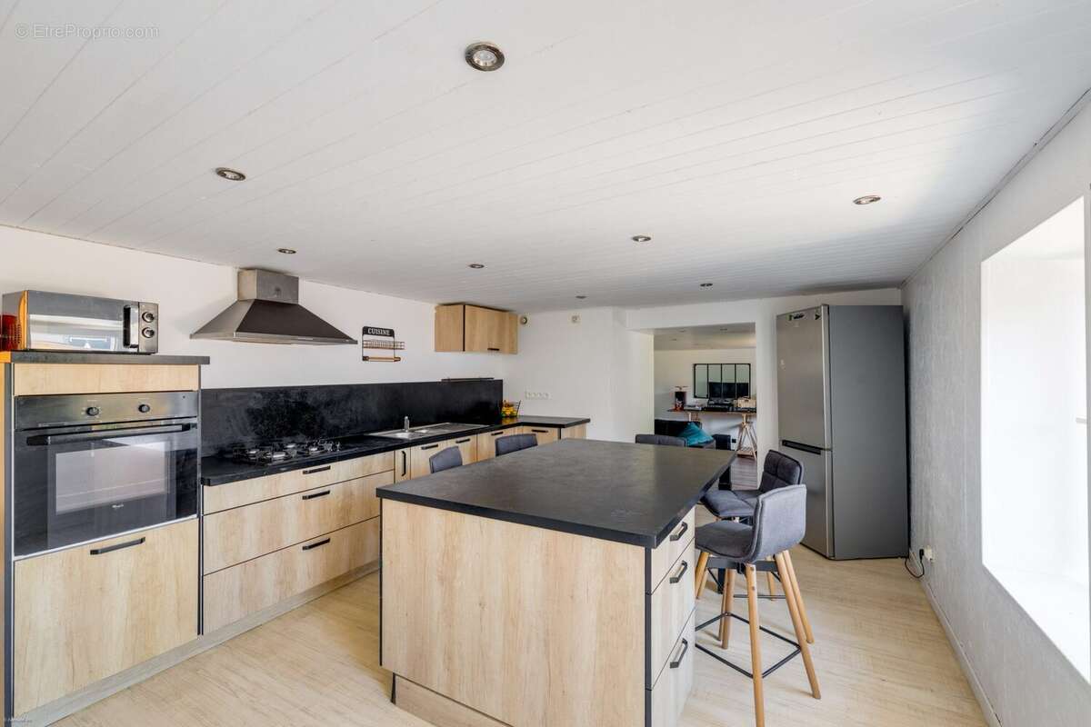 Maison 137 m² à Bonnevaux  - photo 5