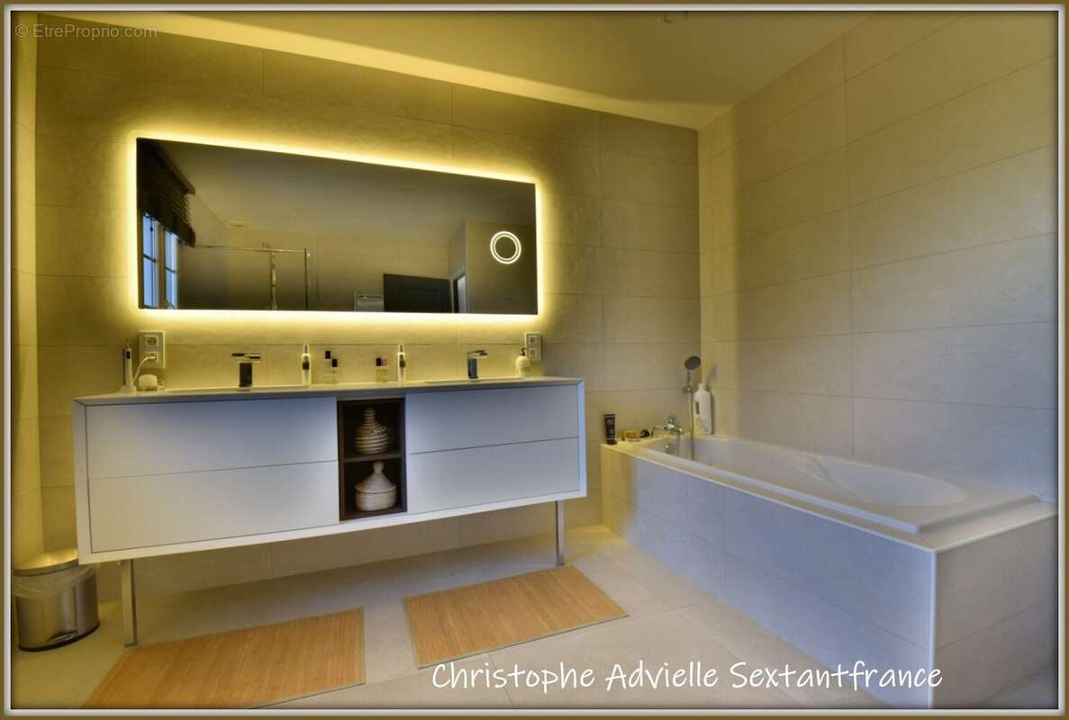 Belle contemporaine, 4 chambres, 2 salles d'eau, double garage, piscine sur 5118 M2 - photo 8