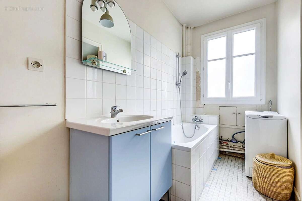 Appartement à PARIS-14E