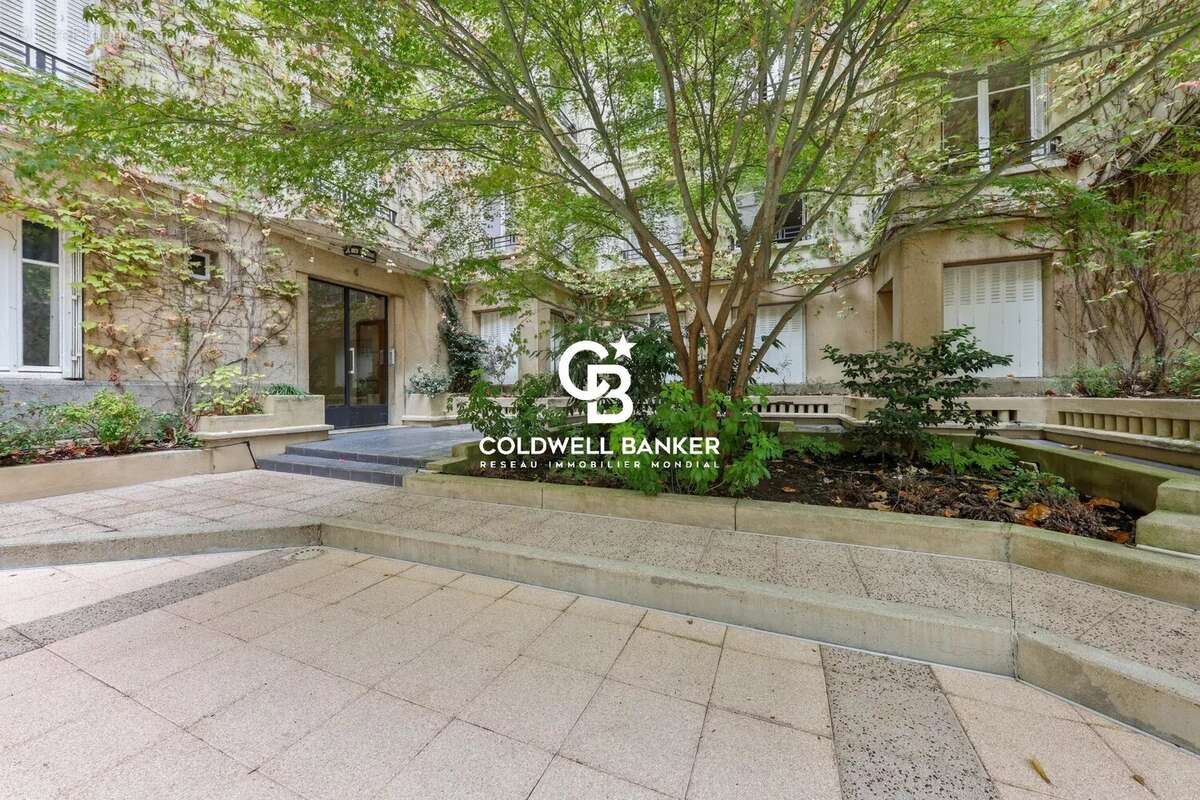 Appartement à PARIS-7E