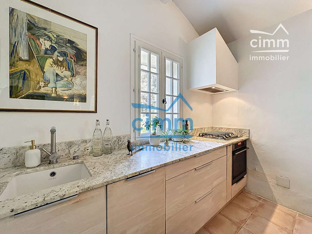 Maison 221 m² à Le Beaucet  - photo 8