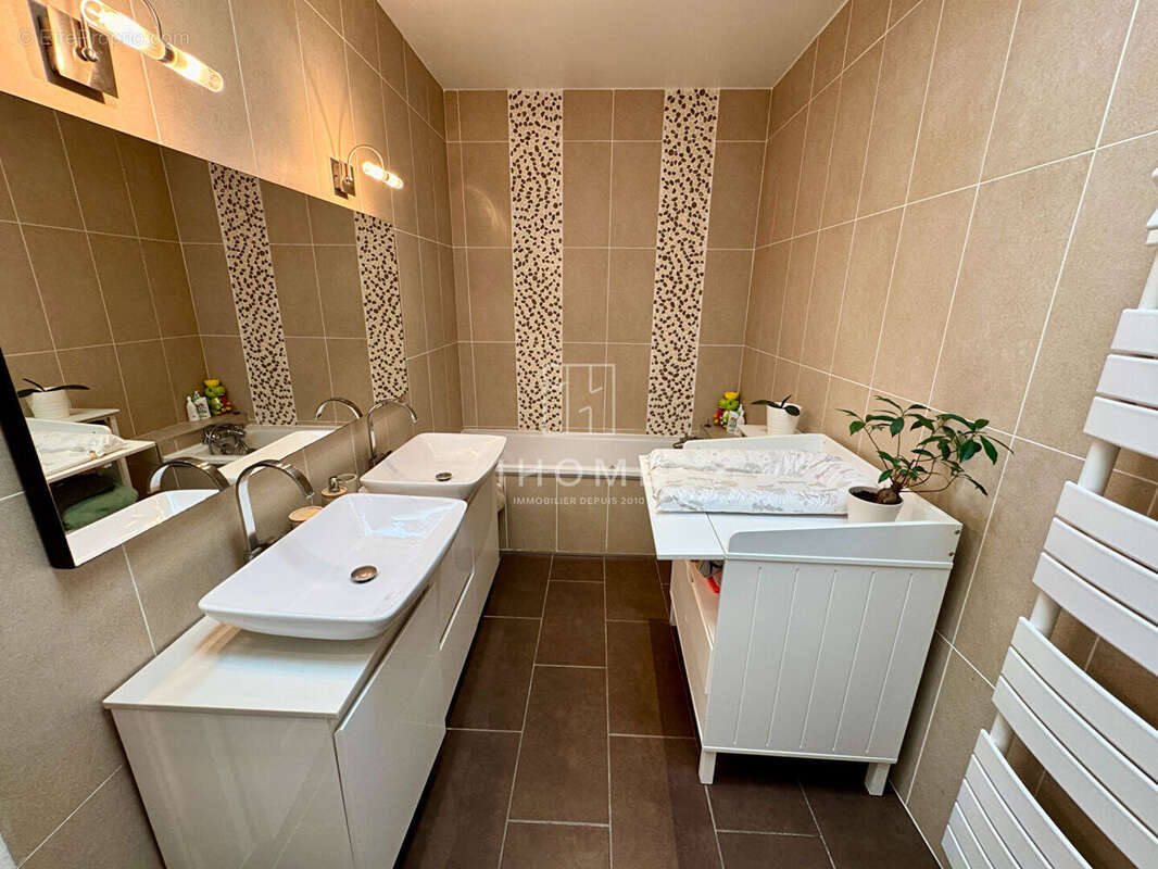 Maison à ROEZE-SUR-SARTHE