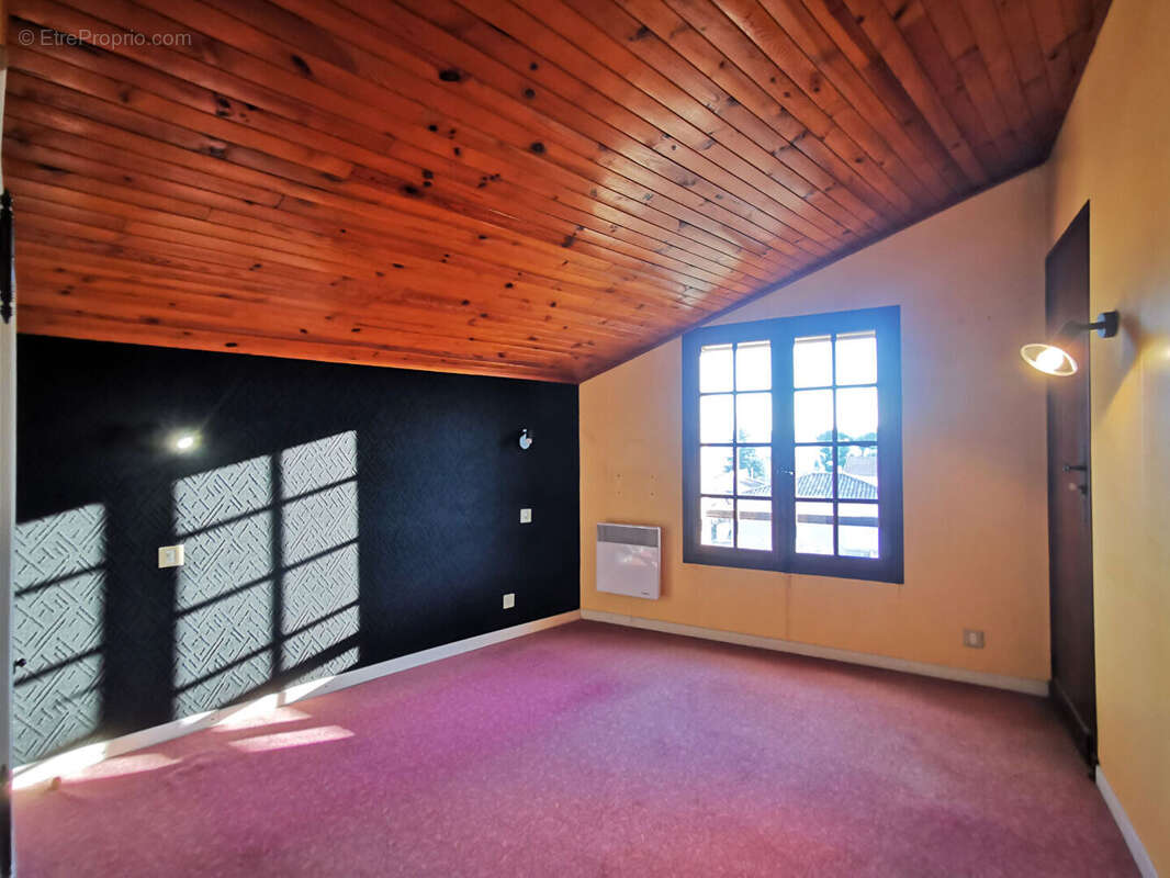 Maison traditionnelle t5 (construite en 1973) de 138 m² sur un terrain de 1 003  m2 - photo 18