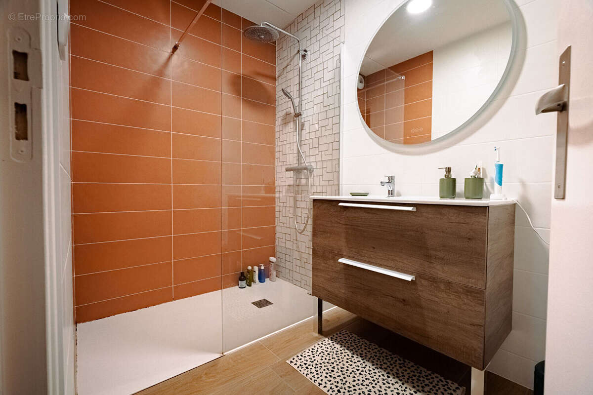 Appartement à LES PONTS-DE-CE