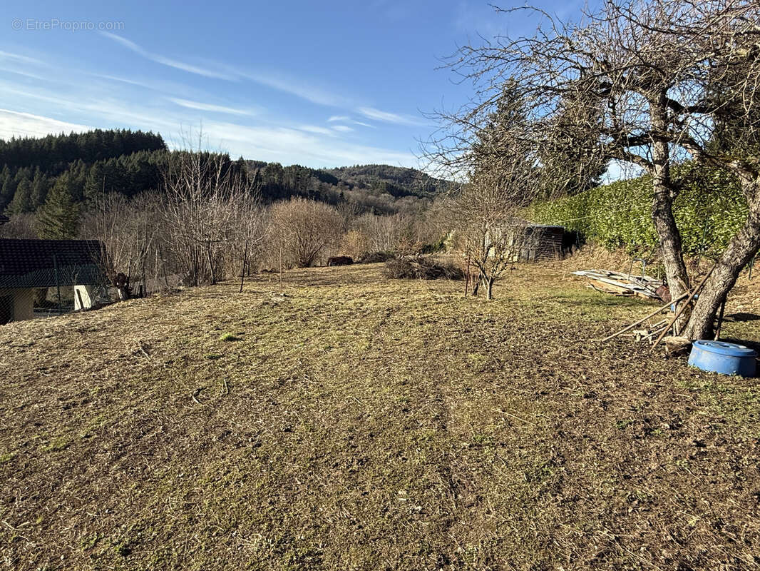 Terrain à SAINT-REMY-SUR-DUROLLE