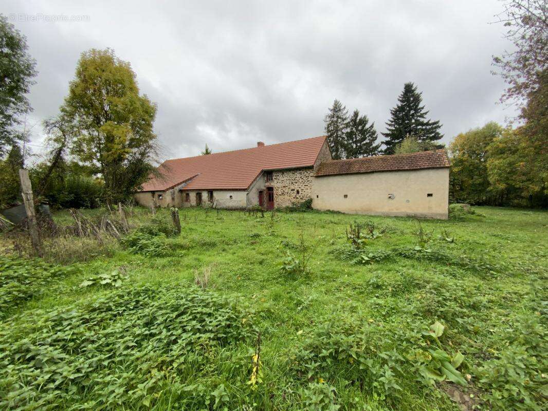 Maison à MOUTIER-MALCARD
