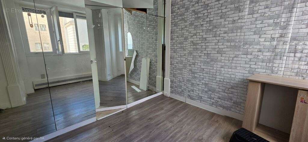 Appartement à PARIS-8E