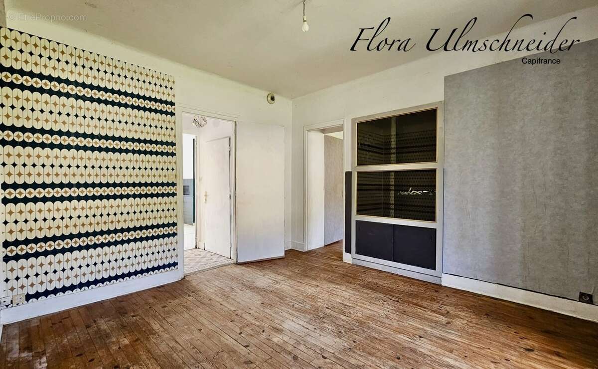 Au cœur du village de Chindrieux (73) – Ensemble immobilier avec appartement d'env. 134 m² à rénover, studio d'env. 32 m² rénové - photo 3