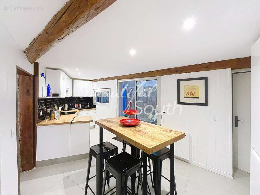 Élégante maison de village rénovée avec cour privée, Claira - photo 4