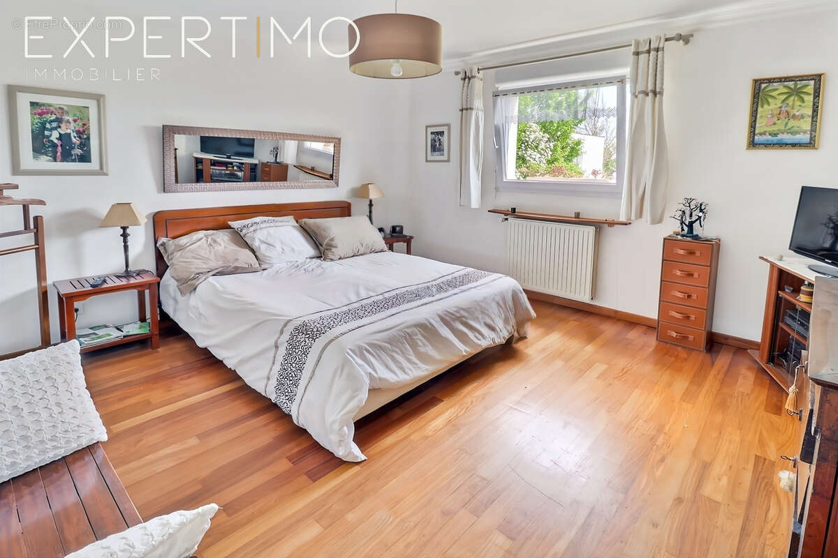 Propriété de caractère  vue mer de l'etage - quartier calme - photo 13