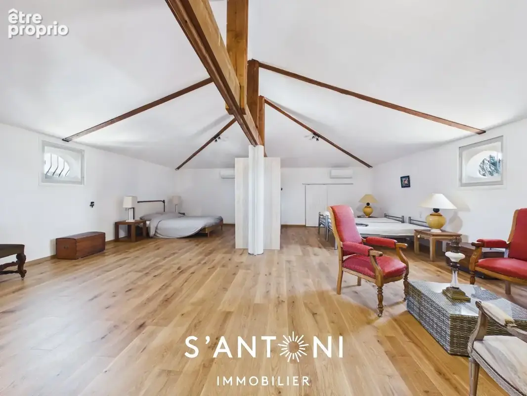 Sauvian  propriété de caractère de plus de 250 m² habitables  terrain de 970 m²  piscine, garage, atelier  dpe a/a - photo 6