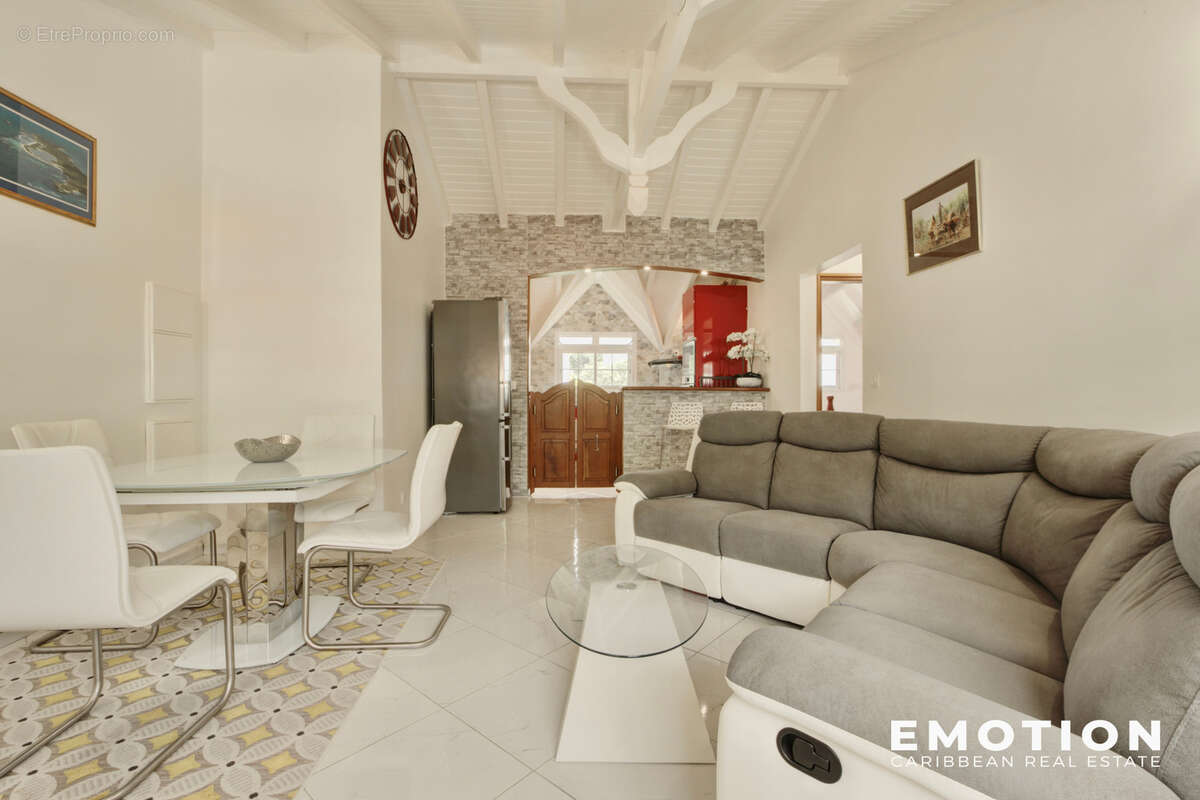 Appartement à POINTE-NOIRE