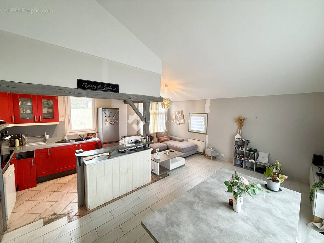 Appartement à NANDY