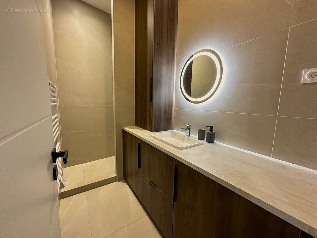 Appartement T2, refait à neuf avec cour en centre-ville - photo 8
