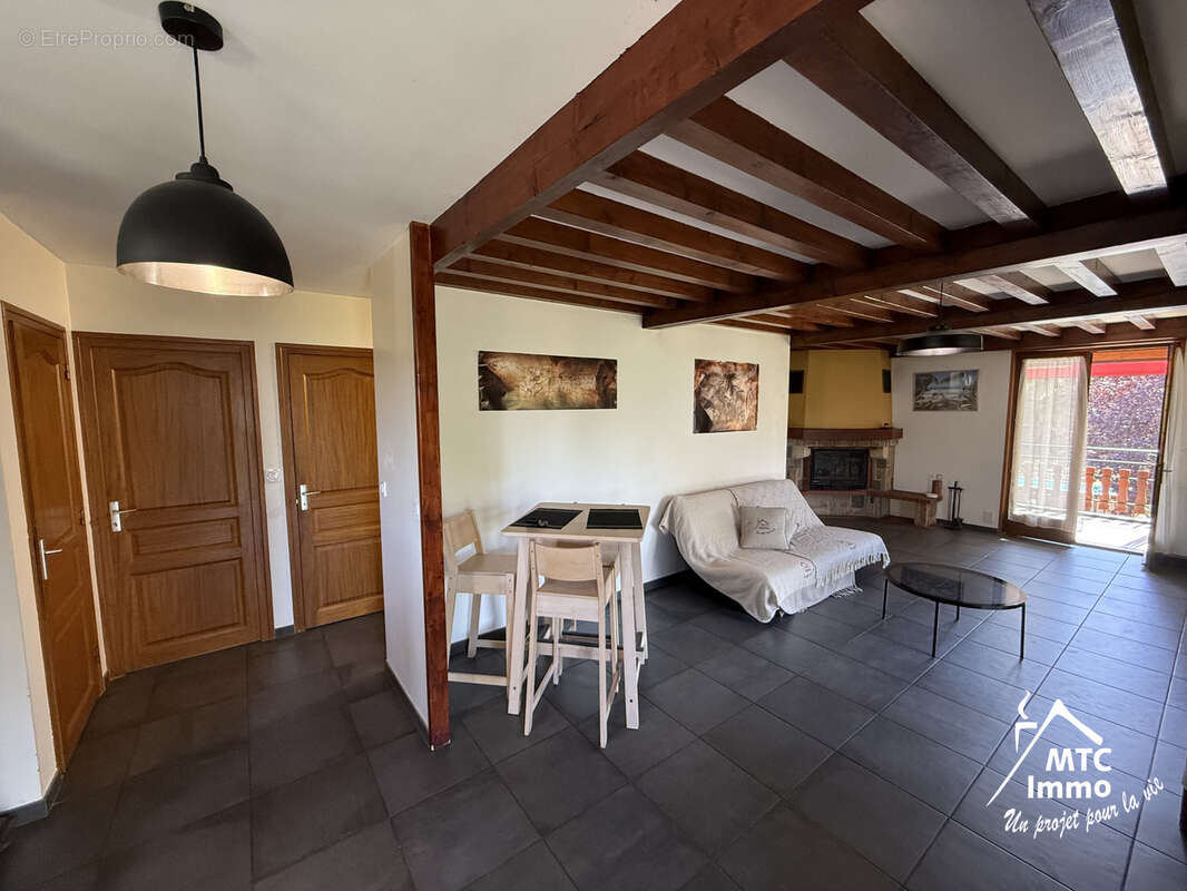 Maison à SAINT-VULBAS