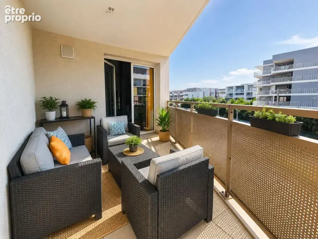  EXCLUSIVITÉ – Grand studio avec très grande terrasse, parking en sous-sol et résidence récente  - photo 2