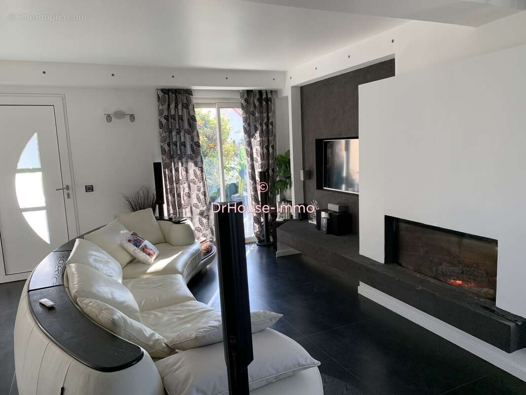 Maison à CAGNES-SUR-MER