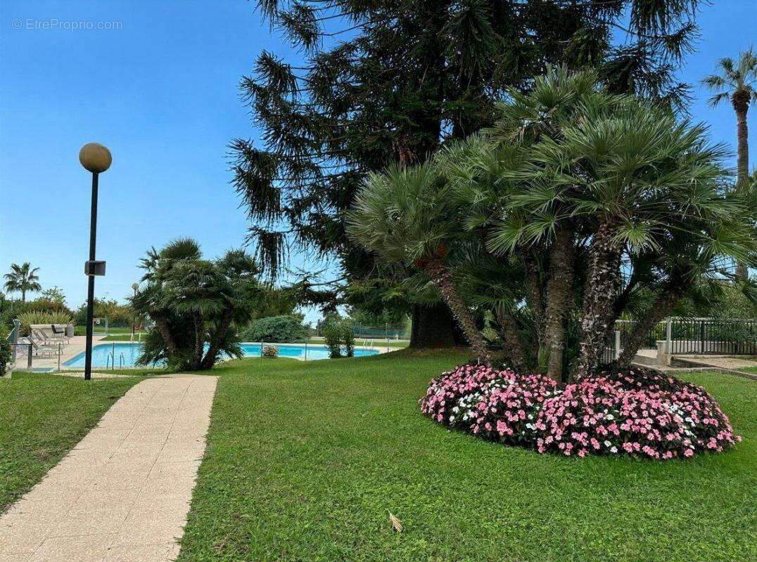Appartement à VALLAURIS