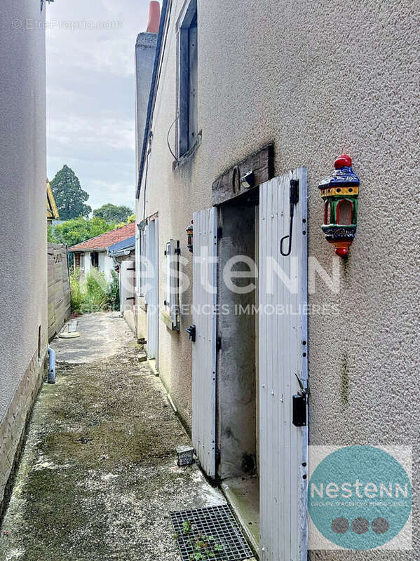 Maison à vendre à Cheverny - 2 chambres, terrain de 392 m², dépendances, centre-bourg - photo 7