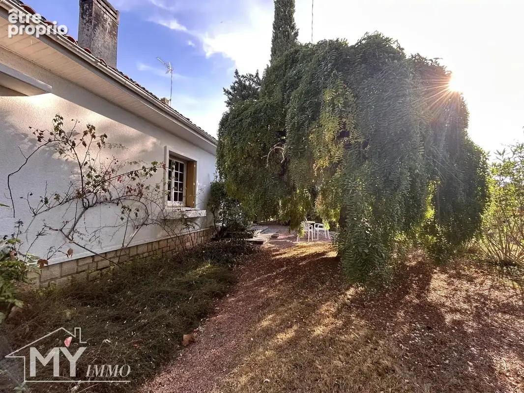PINEUILH : Maison proche des commodités, jardin arboré, garage et terrasse couverte - photo 20