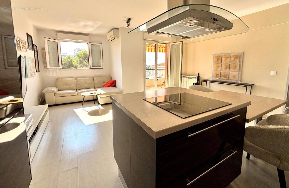 Photo 1 - Appartement à SAINT-RAPHAEL