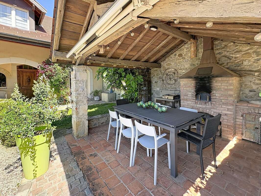 Corps de ferme à vendre 5 pièces CERNEX (74) - photo 13