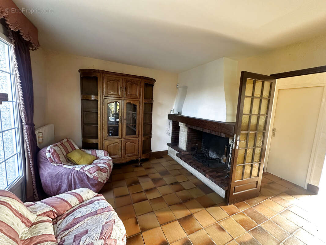 Maison à COURCELLES-SUR-SEINE