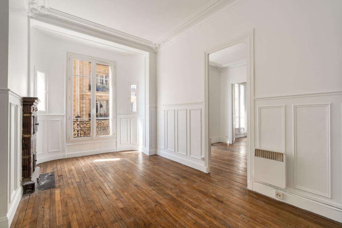 Paris (75018) – t3 – 65m2 – balcon (4,08m2) - orientation sud - très lumineux - traversant – ascenseur - 2 caves - photo 2