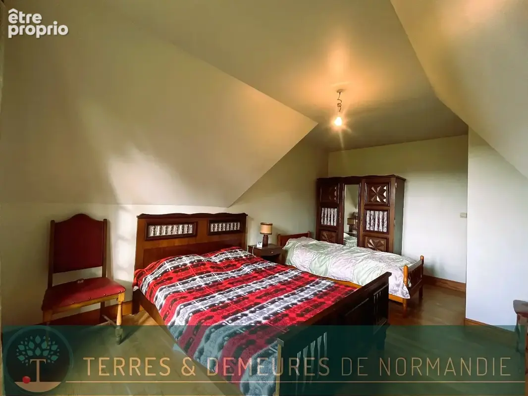 Propriété normande de caractère sur 4 hectares de terrain et dépendance, Vue époustouflante proche de Lisieux (14100) - photo 10