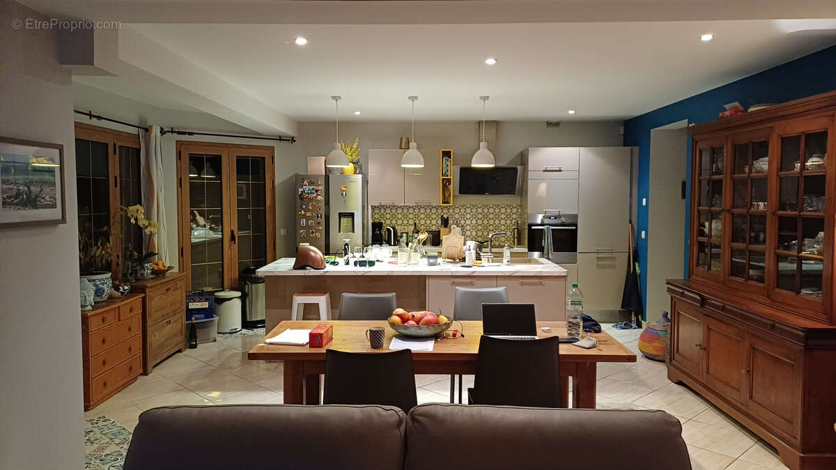 Maison à LA QUEUE-LES-YVELINES