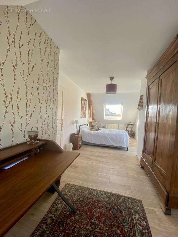 Maison à SAINT-PRYVE-SAINT-MESMIN