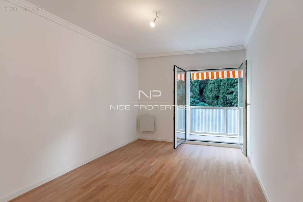 Appartement à CAP-D'AIL