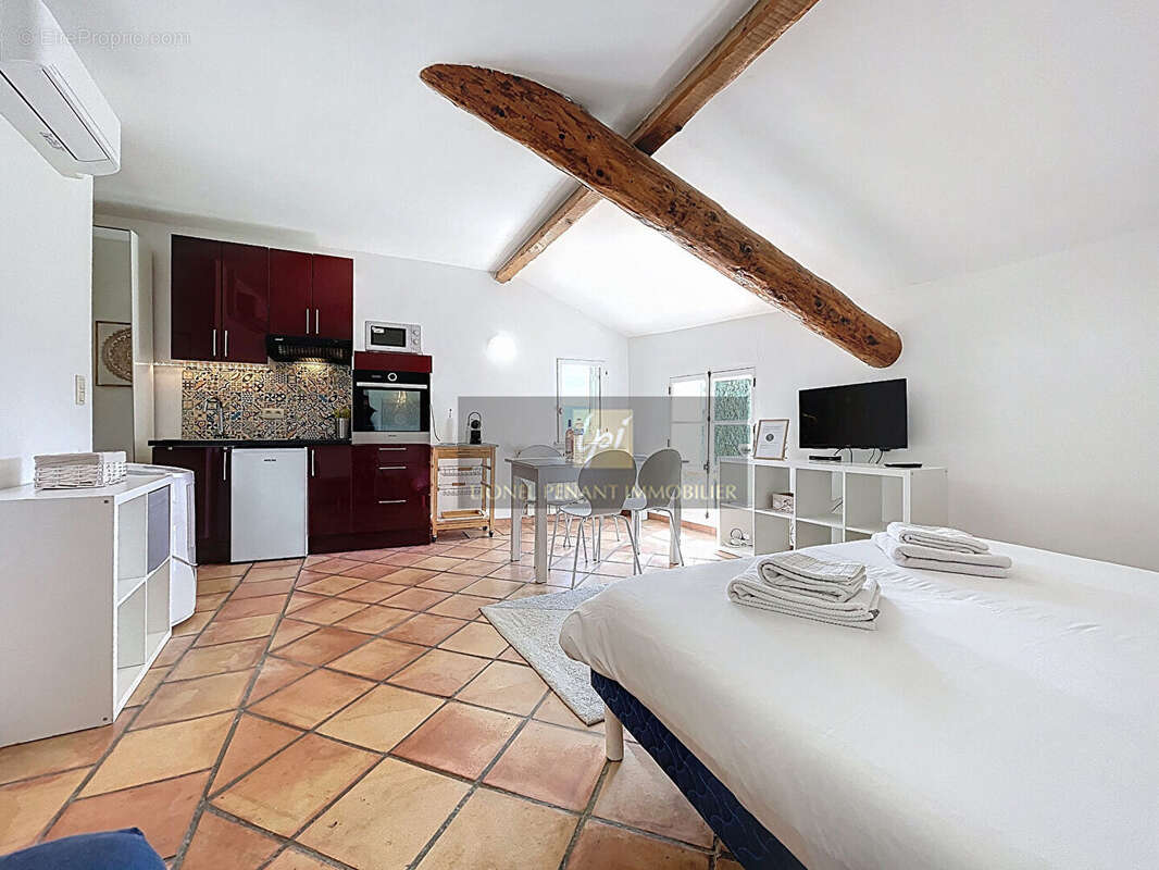 Propriete composee de 7 gites  de 430m² sur terrain de  63547 m². - photo 14
