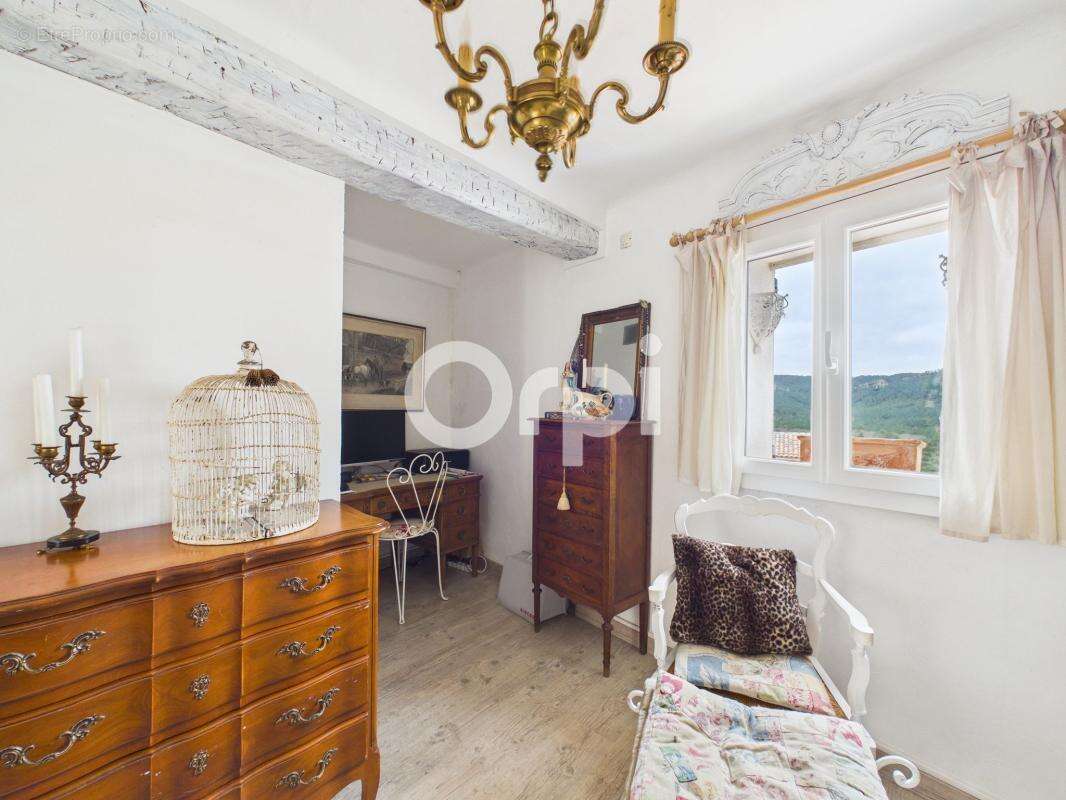 Maison à BAGNOLS-EN-FORET